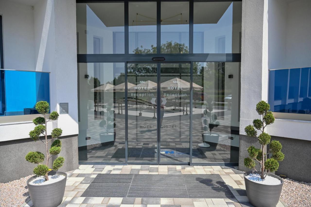 Nn Boutique Hotel Tiszaujvaros Exterior photo