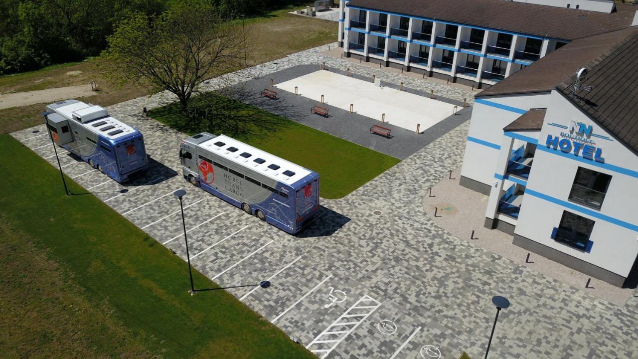 Nn Boutique Hotel Tiszaujvaros Exterior photo