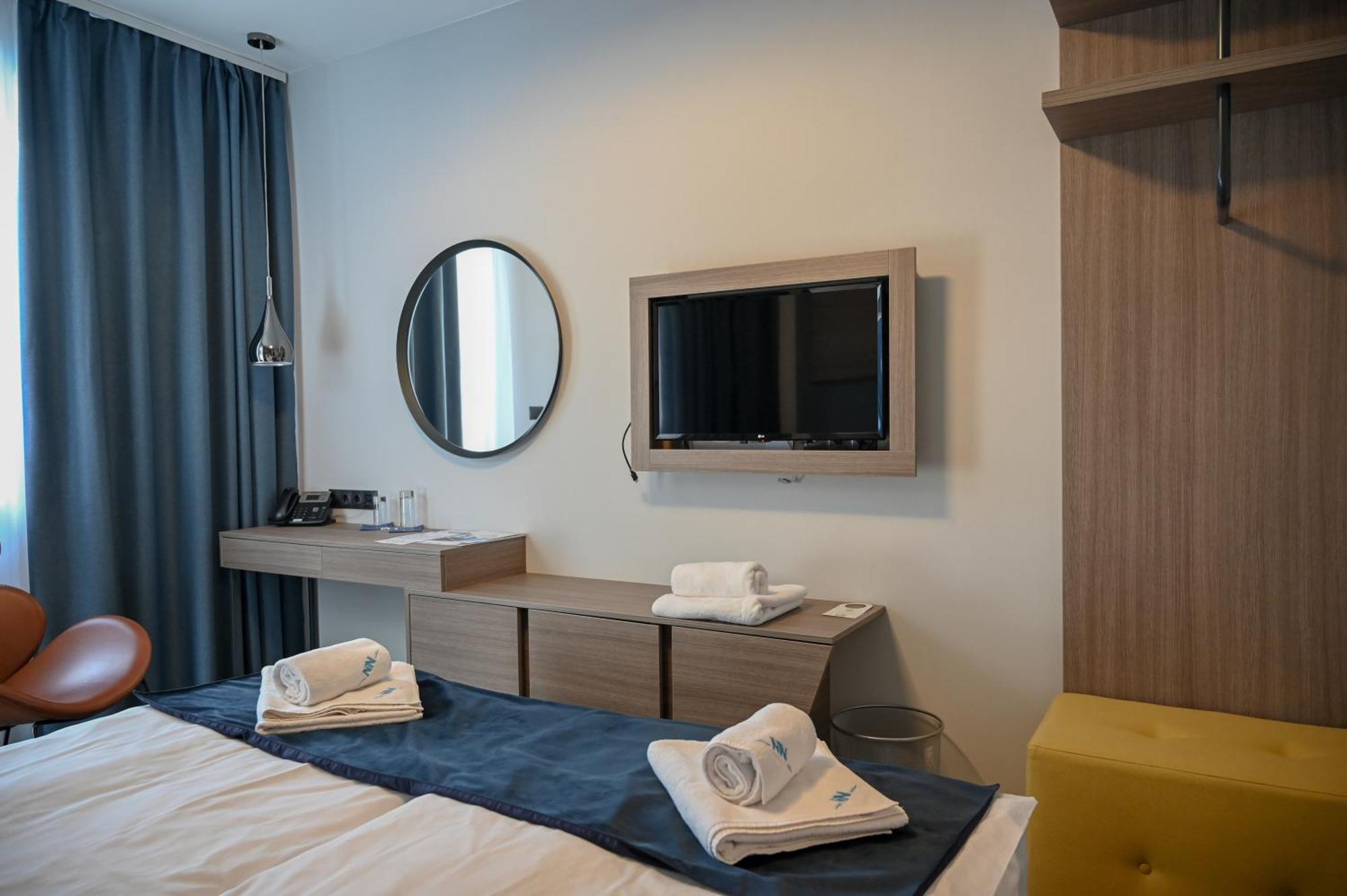 Nn Boutique Hotel Tiszaujvaros Exterior photo
